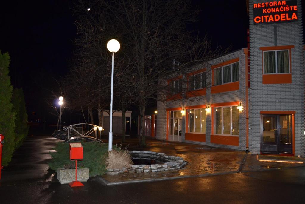 Motel Citadela 023 Zrenjanin Buitenkant foto
