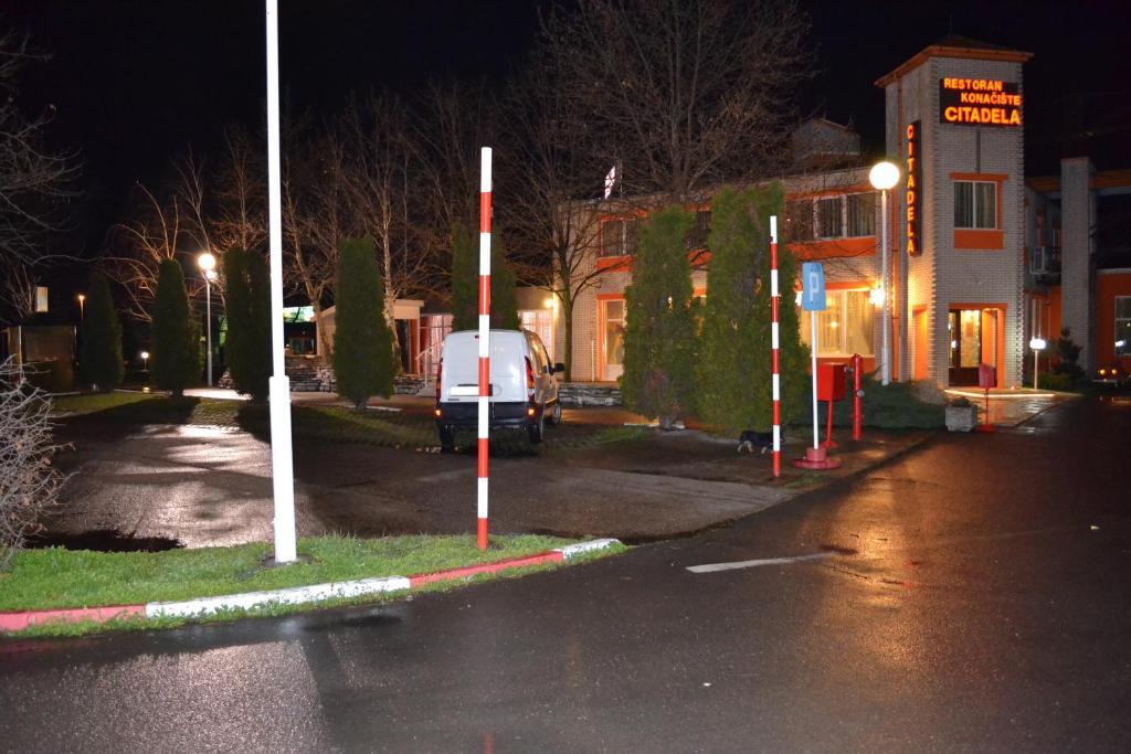 Motel Citadela 023 Zrenjanin Buitenkant foto